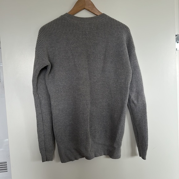 100% Merino Wool Sweater - Picture 4 of 4